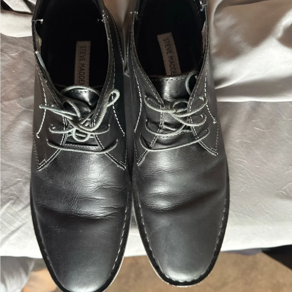 Steve Madden - black chukkka boots, white stitching, men’s size 9 - Picture 8 of 8